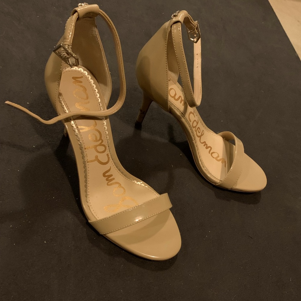 Only worn a few times nude heels. Match every outfit!